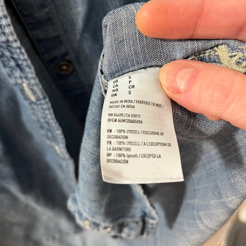 American Eagle Outfitters Y2K Denim Vintage Boyfriend Shirt - Picture 4 of 8